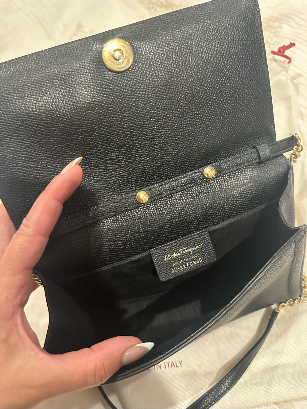 Salvatore Ferragamo Black Leather Vara Bow Crossbody with Gold Chain - Picture 6 of 9